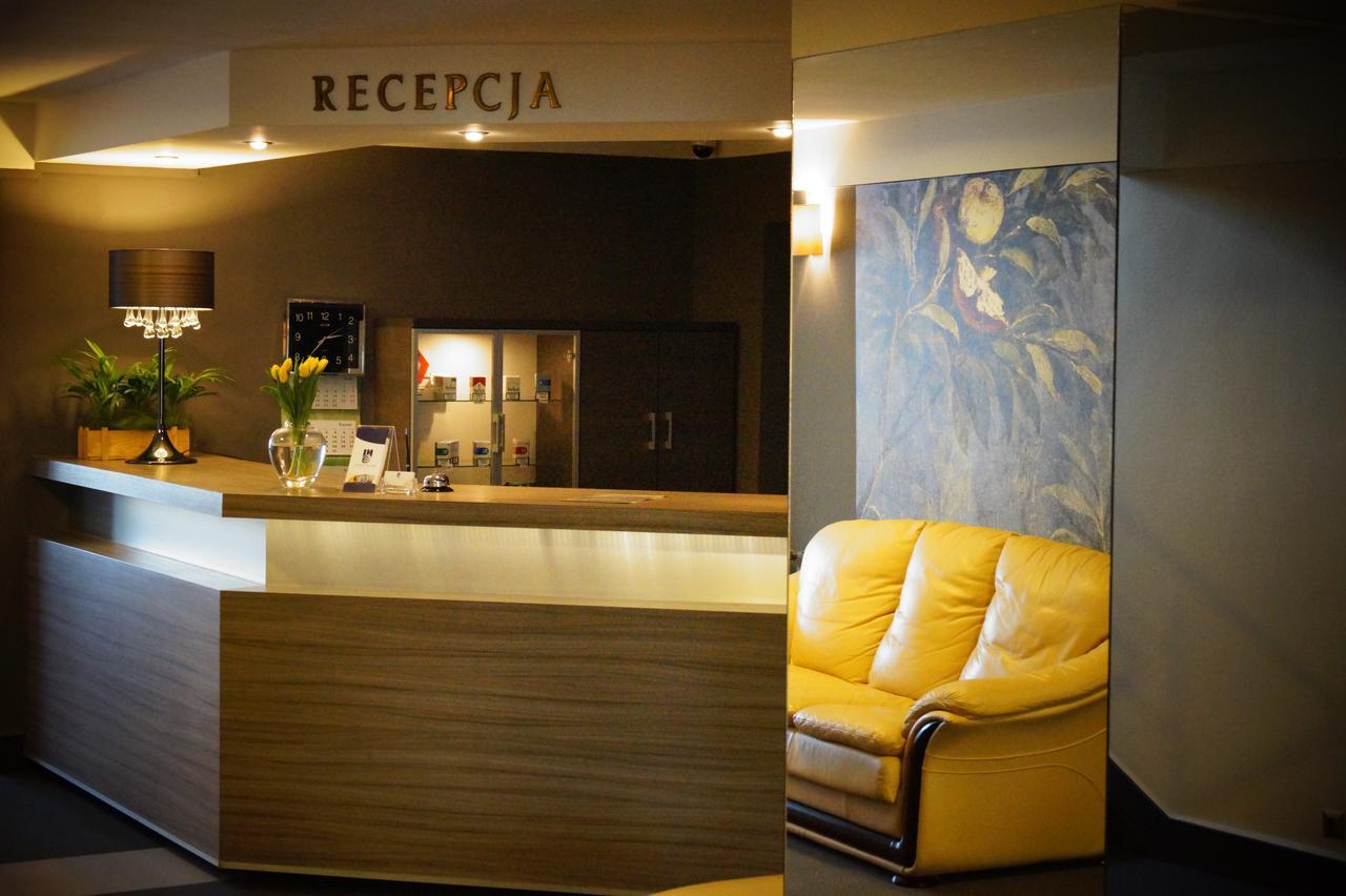 Inter Hotel Ostroleka  Buitenkant foto